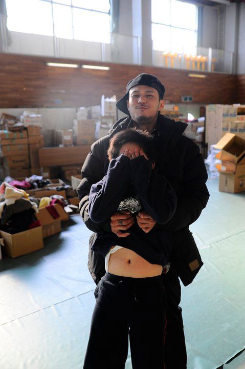 写真 5ページ目 顔が怪しいので 避難所への立ち入りを拒否された いかつい系 ヤンキー支援隊のとった行動とは 東日本大震災から10年 文春オンライン