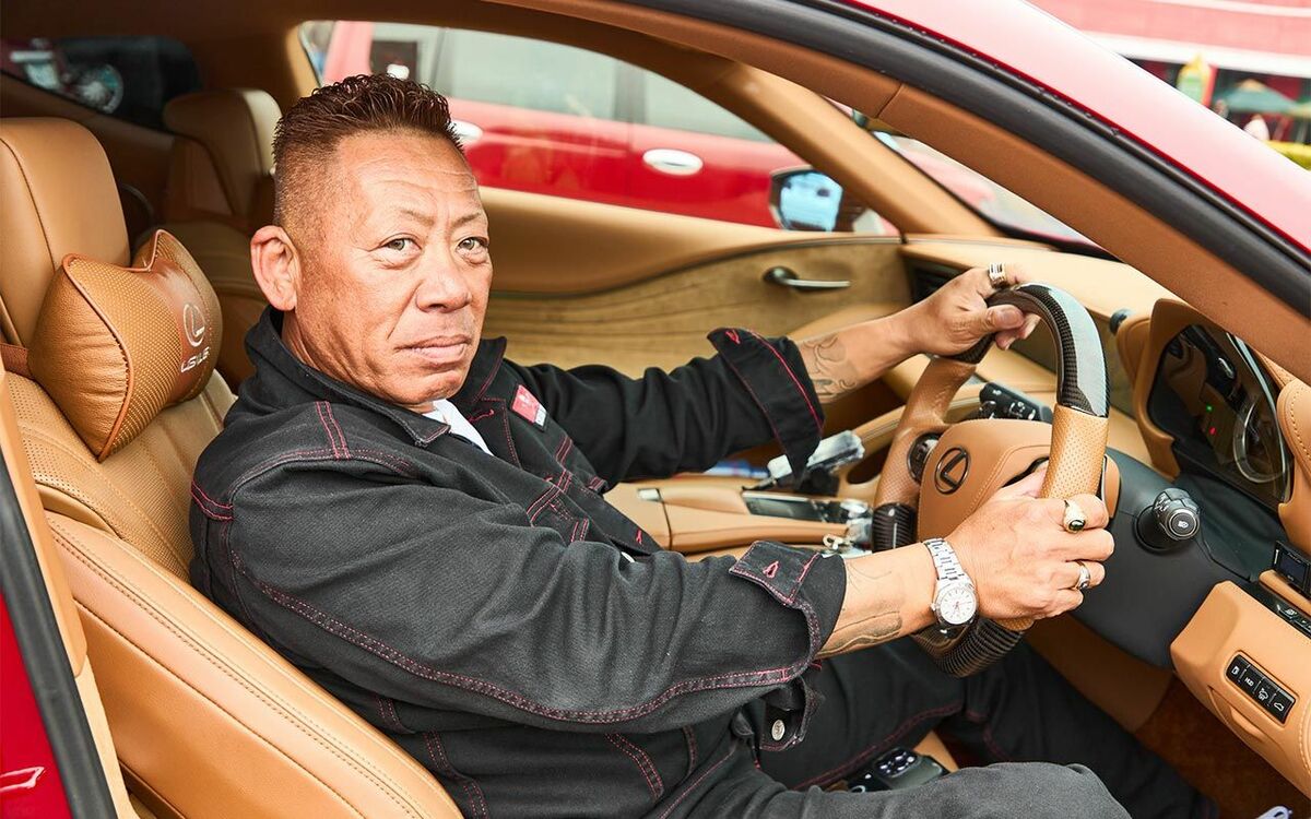 フェラーリと悩んでレクサスLCを購入、改造費用は500万円超、アルファード・シーマ・ハイエースも維持...“全身タトゥーの彫り師”が明かす“カスタムについての意外な思い”
