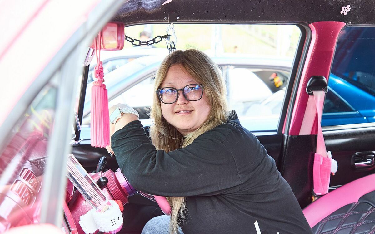 「基本のデートコースは…」軽のマイナー種を15年間弄りつづける女性が明かした“車漬け”の“ヤバい新婚生活” に迫る | 文春オンライン