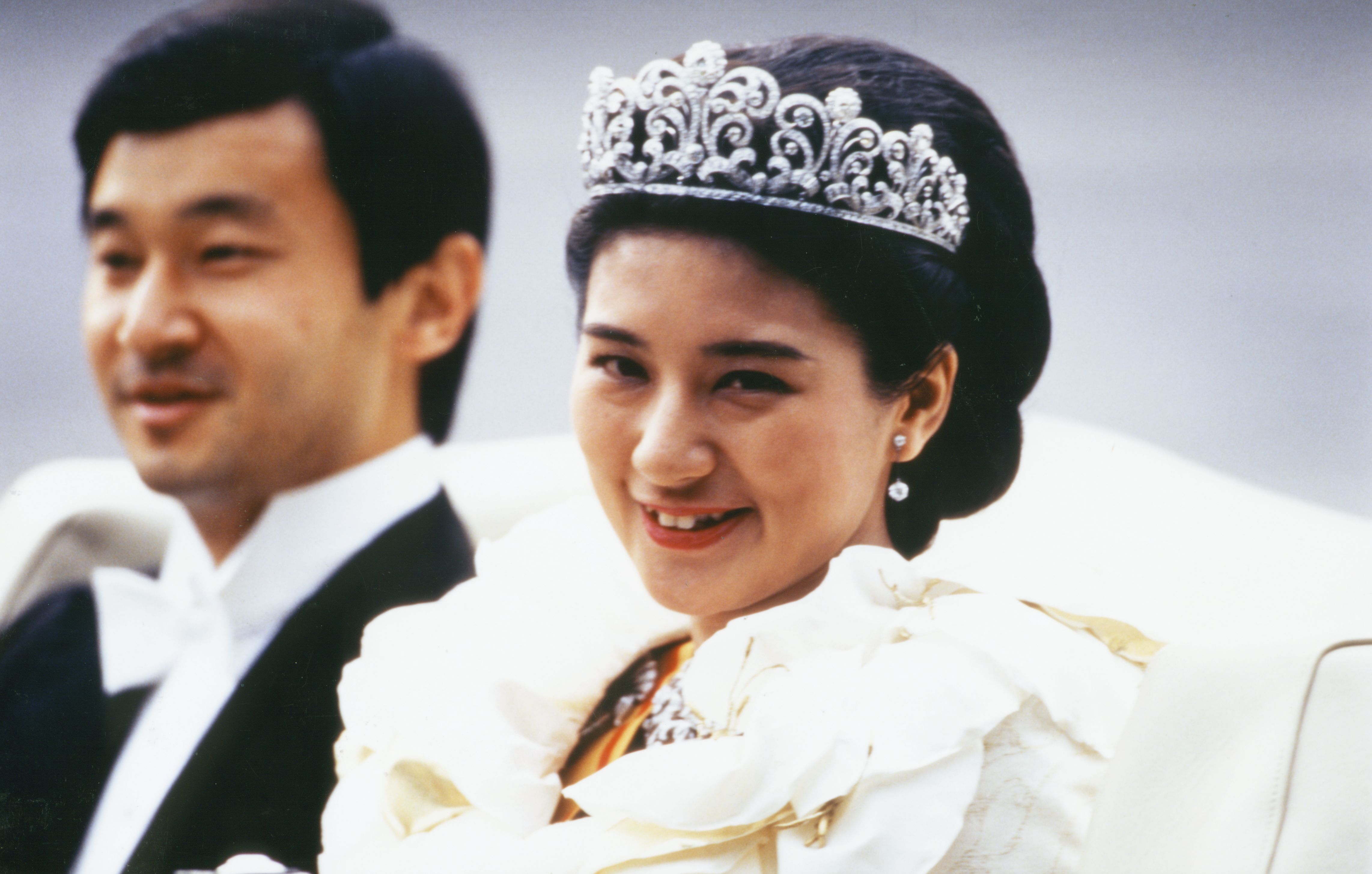 うちのドンマインさん 紀宮さまと愛子さまの そっくりなボブスタイル の秘密 ご結婚直前の雅子さまはご自宅で お忍びヘアカット リビングにピクニックシートを 文春オンライン 12月1日 天皇皇后の長女 愛子さまはご成 ｄメニューニュース Nttドコモ