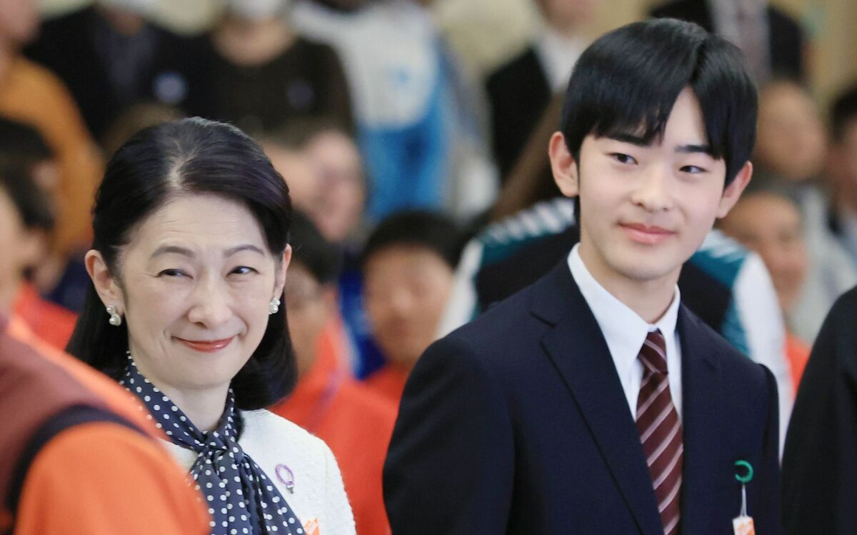 ビスカス様おまとめご希望笠間書院5冊セット 写真](3ページ目)「移動は格安航空で」悠仁さまが筑波大のサークル仲間