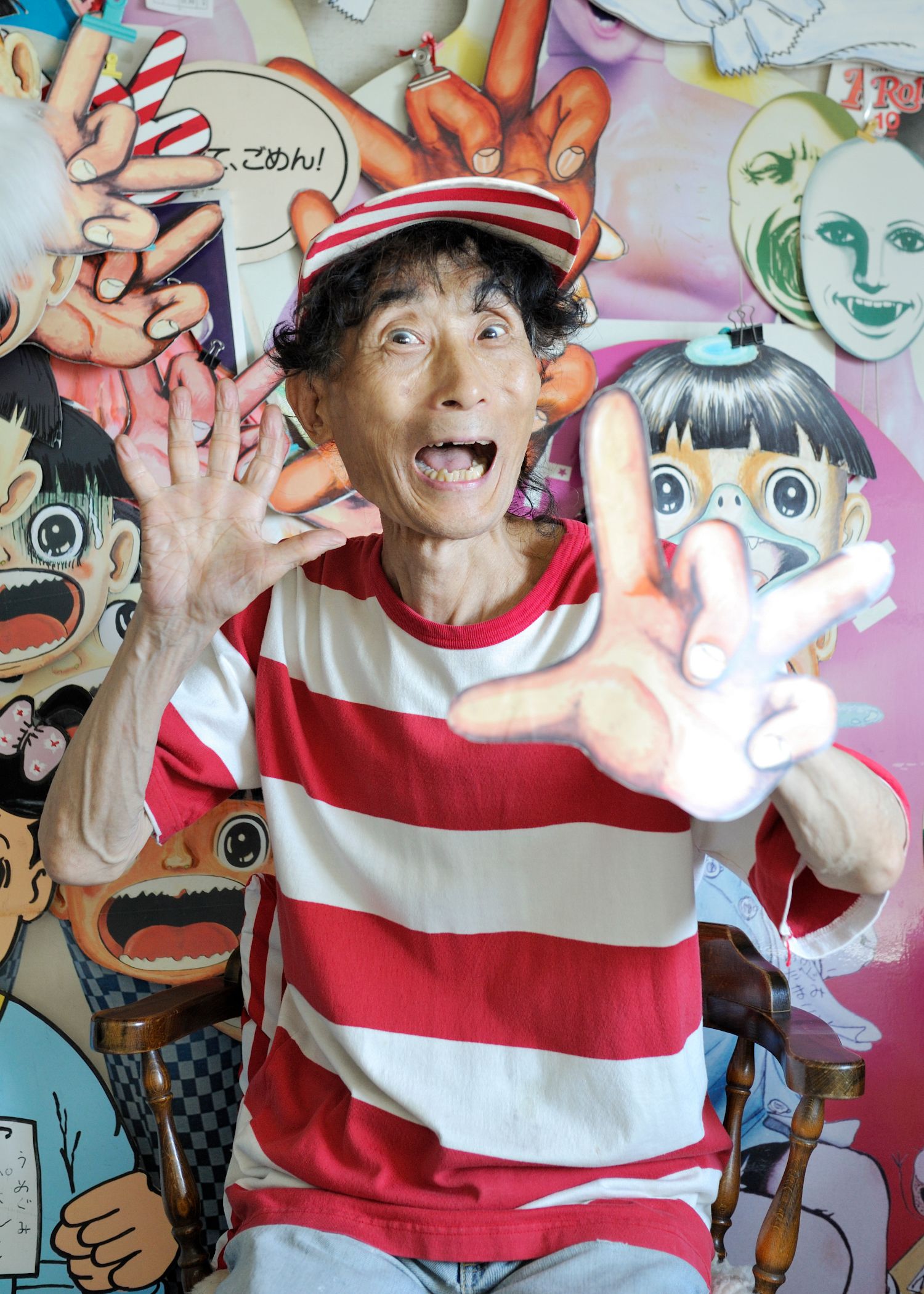 写真 9ページ目 ホラー漫画家 楳図かずお 赤白の まことちゃんハウス が庭木伸び放題で廃墟寸前 本人は 文春オンライン