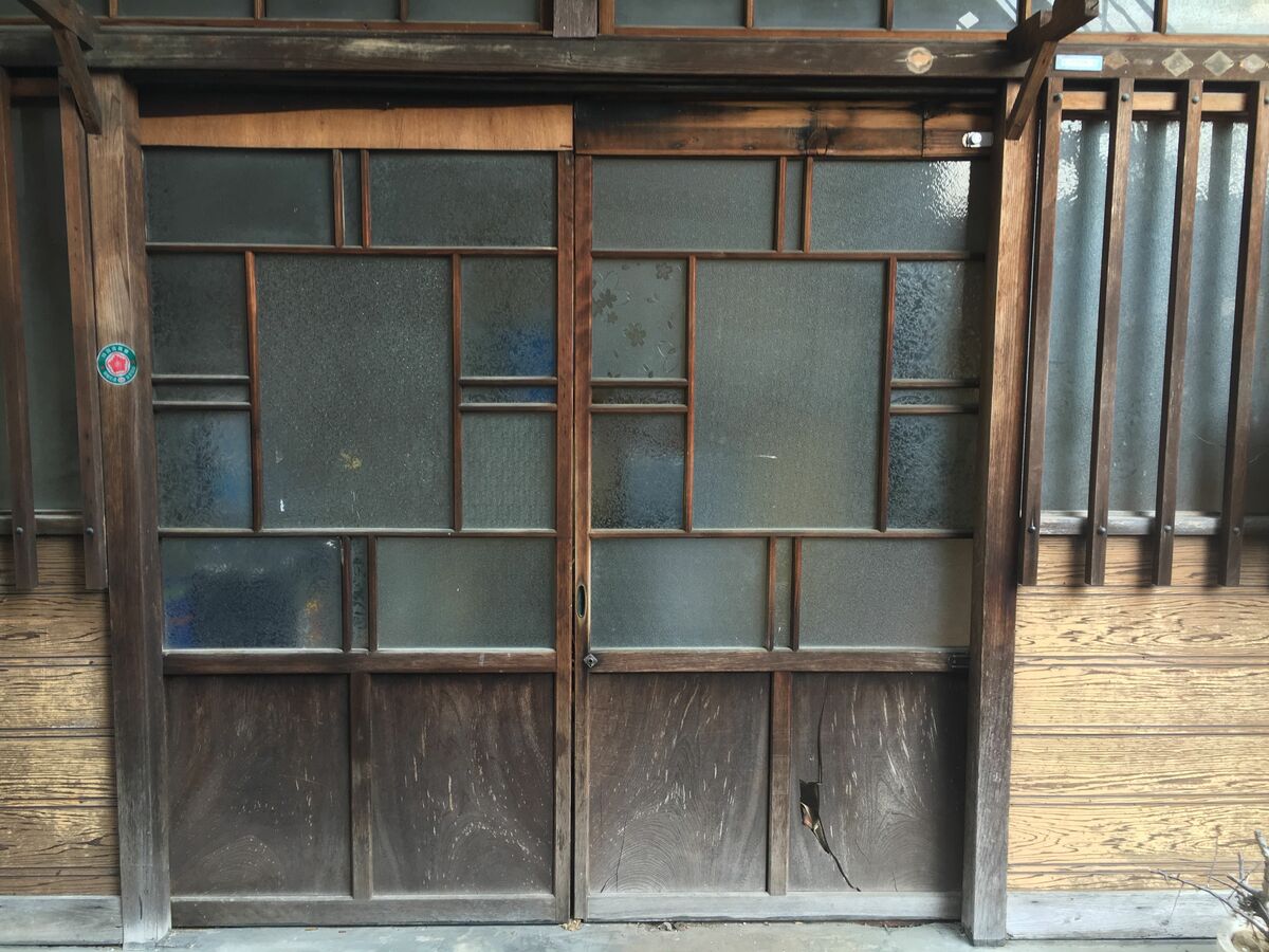 写真 41ページ目 8畳和室が3部屋 洋室だけで30畳超え 都内 築90年の ナゾの間取り はこんな家だった 文春オンライン