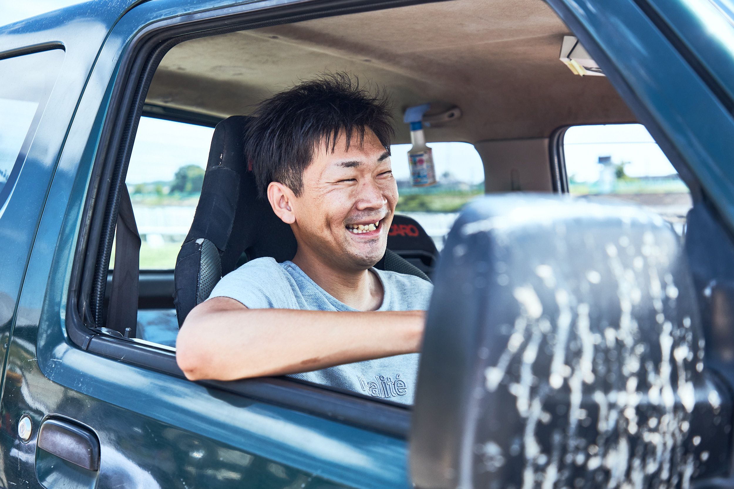 ハンマーで愛車のドアをブッ叩くのは当たり前 この車しか知らない と語る男性の異常すぎる ジムニー愛 に迫る 文春オンライン 河原に林道 崖に沼 常人であれば迂回す ｄメニューニュース Nttドコモ