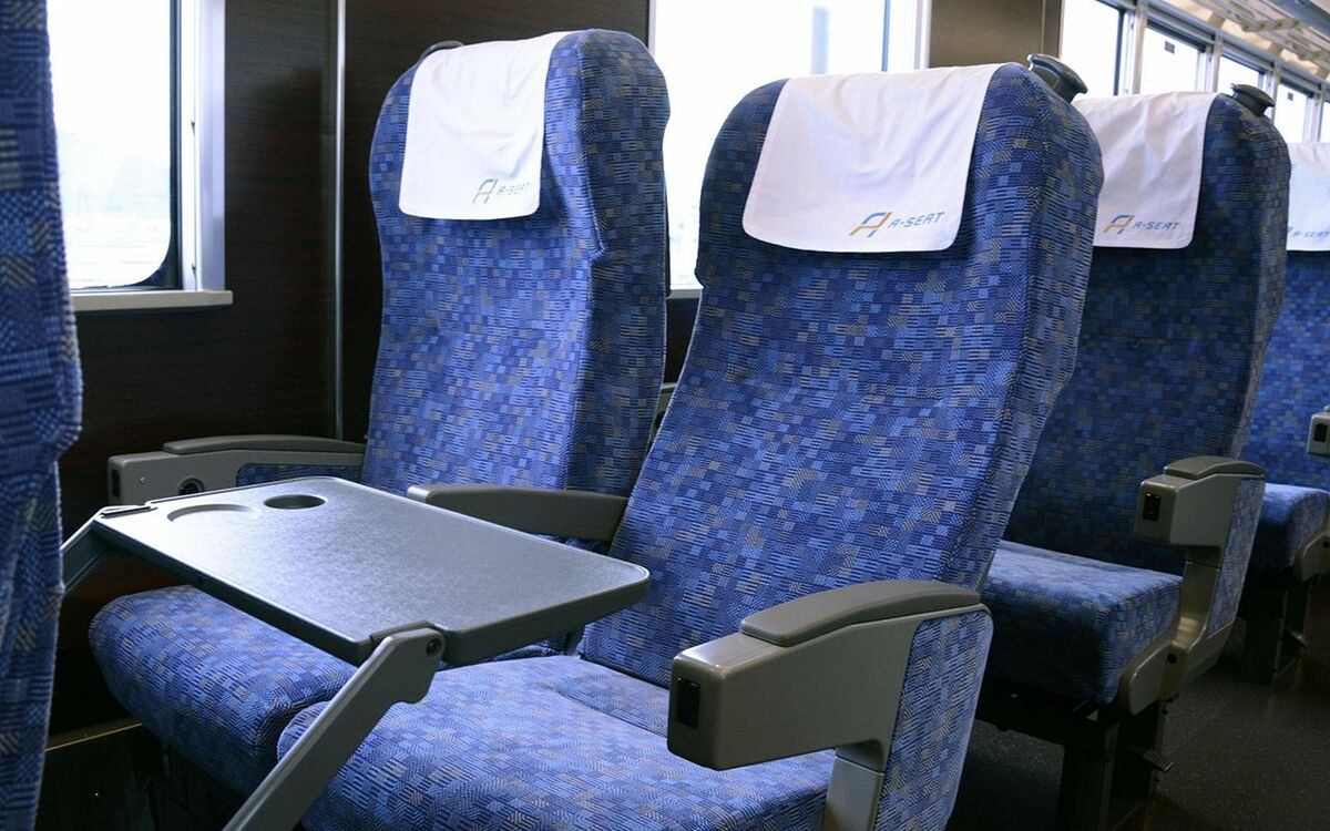 新快速の有料座席サービス「Aシート」500円は高いか、安いか | 文春