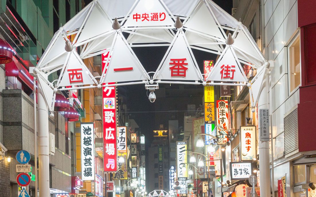 出会いは 売春婦 と 買春客 という関係で 池袋駅西口で体を売る女性 39 が明かす 街娼の恋愛事情 文春オンライン