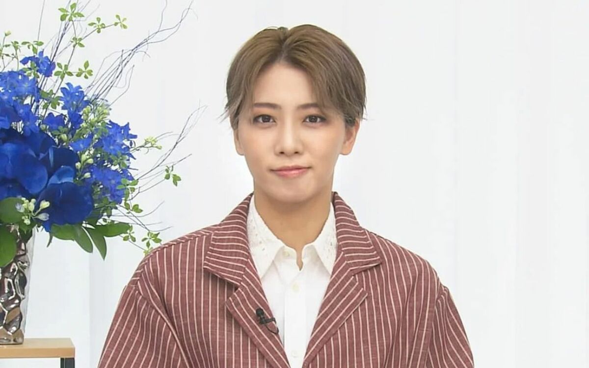 《正式発表》「大手からのオファーは蹴った」宝塚“50年に1人のスター”礼真琴が退団→元SMAP所属の小さな事務所と契約…異例決断の理由とは? | 文春オンライン