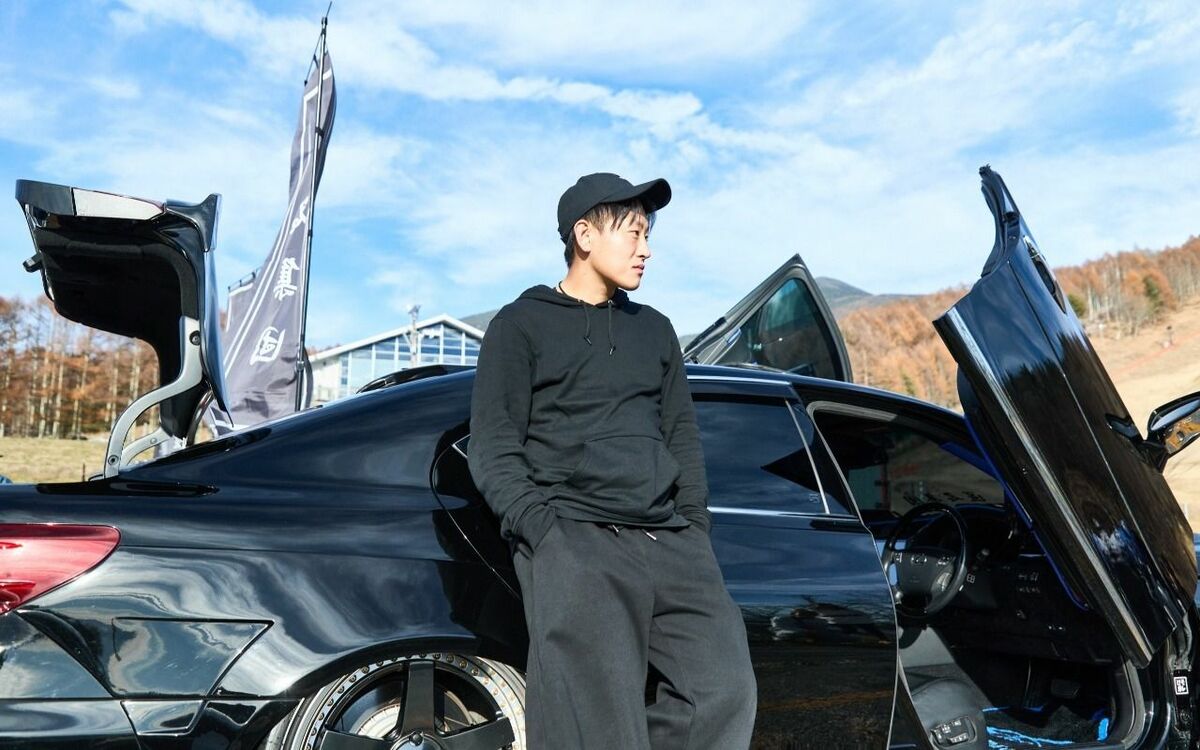「『車の改造は普通のこと』という環境で育ってきました」…令和に“シャコタン高級車”のチームを結成した男性が明かす“活動”に対するヤバすぎる熱意 | 文春オンライン