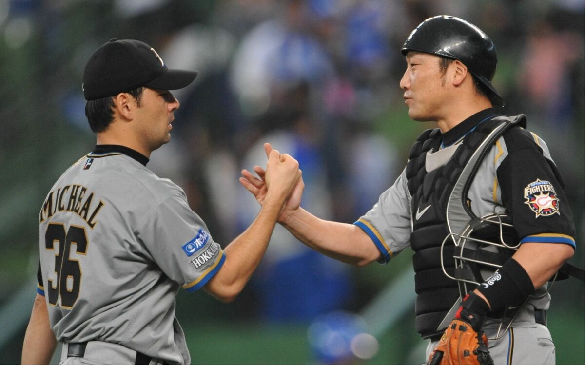 2006年ファイターズを日本一に導いたマイケル中村と中嶋聡…名コンビに見る“信頼の形” 文春オンライン