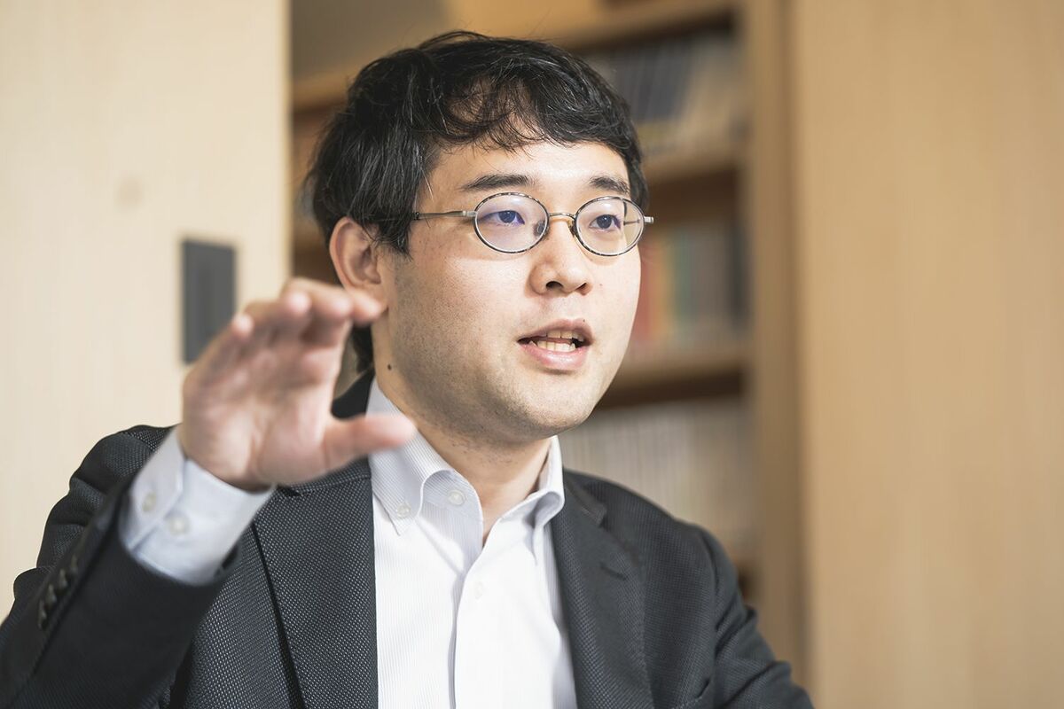 [写真](6ページ目)東浩紀「コロナ禍で『リベラル』な知識人は『監視社会』を肯定してしまった」 文春オンライン