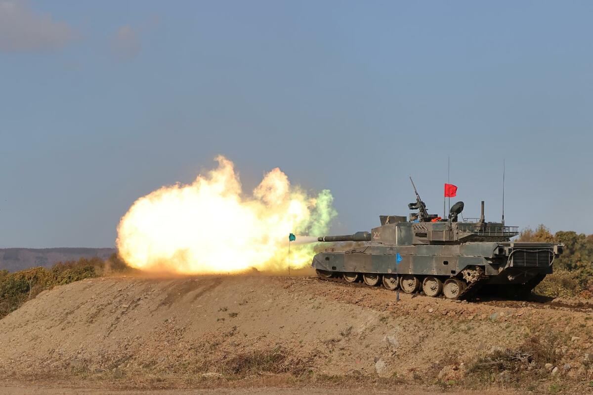 写真]女性指揮官も躍動！ 不肖・宮嶋、“戦車の大運動会”で最強機甲師団 