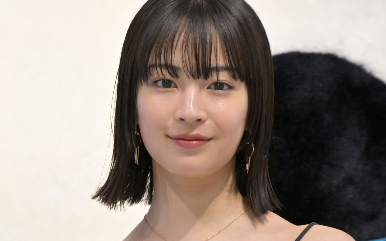 大幅値引き可能！！使用済み。広瀬アリス・広瀬すず クリアファイル　将棋以外 14歳でデビューを断れず大号泣、バスケ少女が「ふつうの青春」を奪われ