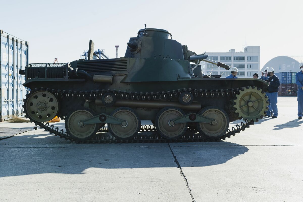 [写真](14ページ目)《18年ぶりの祖国の地》単なるミリオタじゃない「平和な未来のために」旧日本軍九五式軽戦車を取り戻した有志の“血とカネ