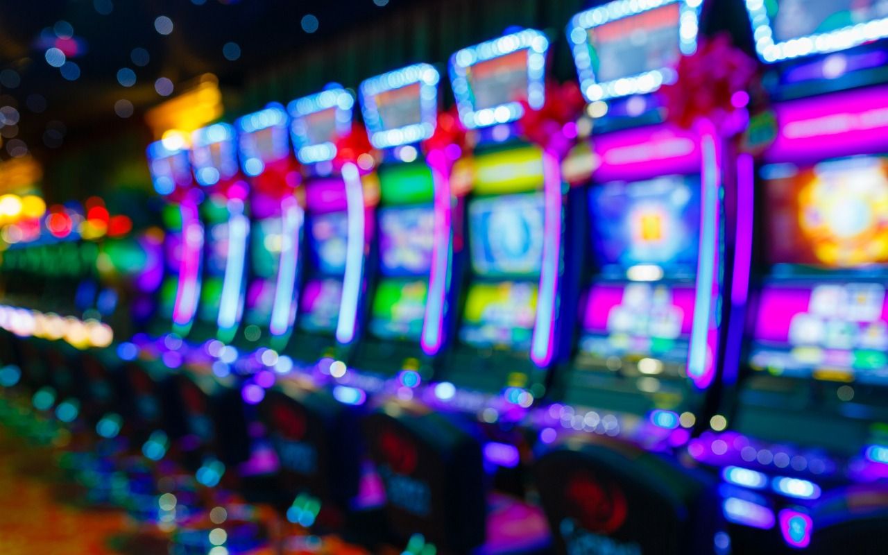 パチンコ屋はちゃんとしたらダメ！「ザル」だからこそ儲かる摩訶不思議な世界 | 文春オンライン