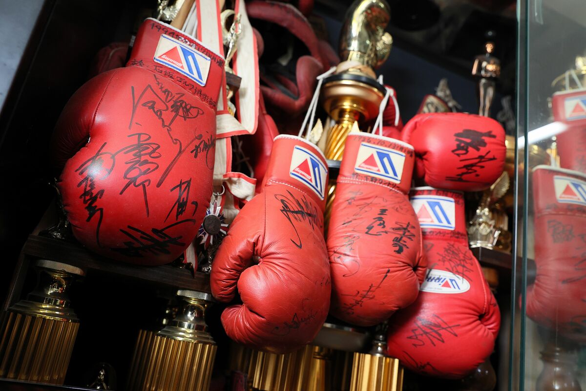 ガッツ石松/大沢啓二/江夏豊 直筆サイン入ボクシンググローブ Winning