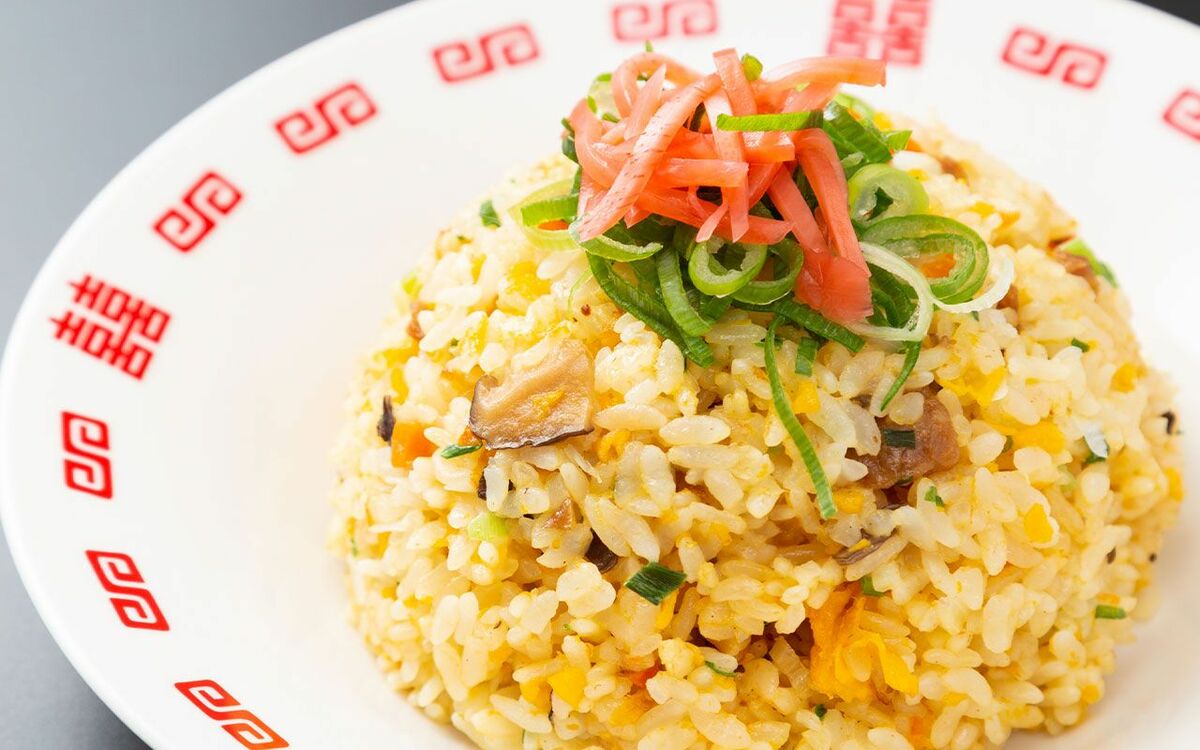 チャーハン作り「冷やご飯」or「ホカホカご飯」の結論は…人気料理家が明かす“シンプル過ぎる答え” | 文春オンライン