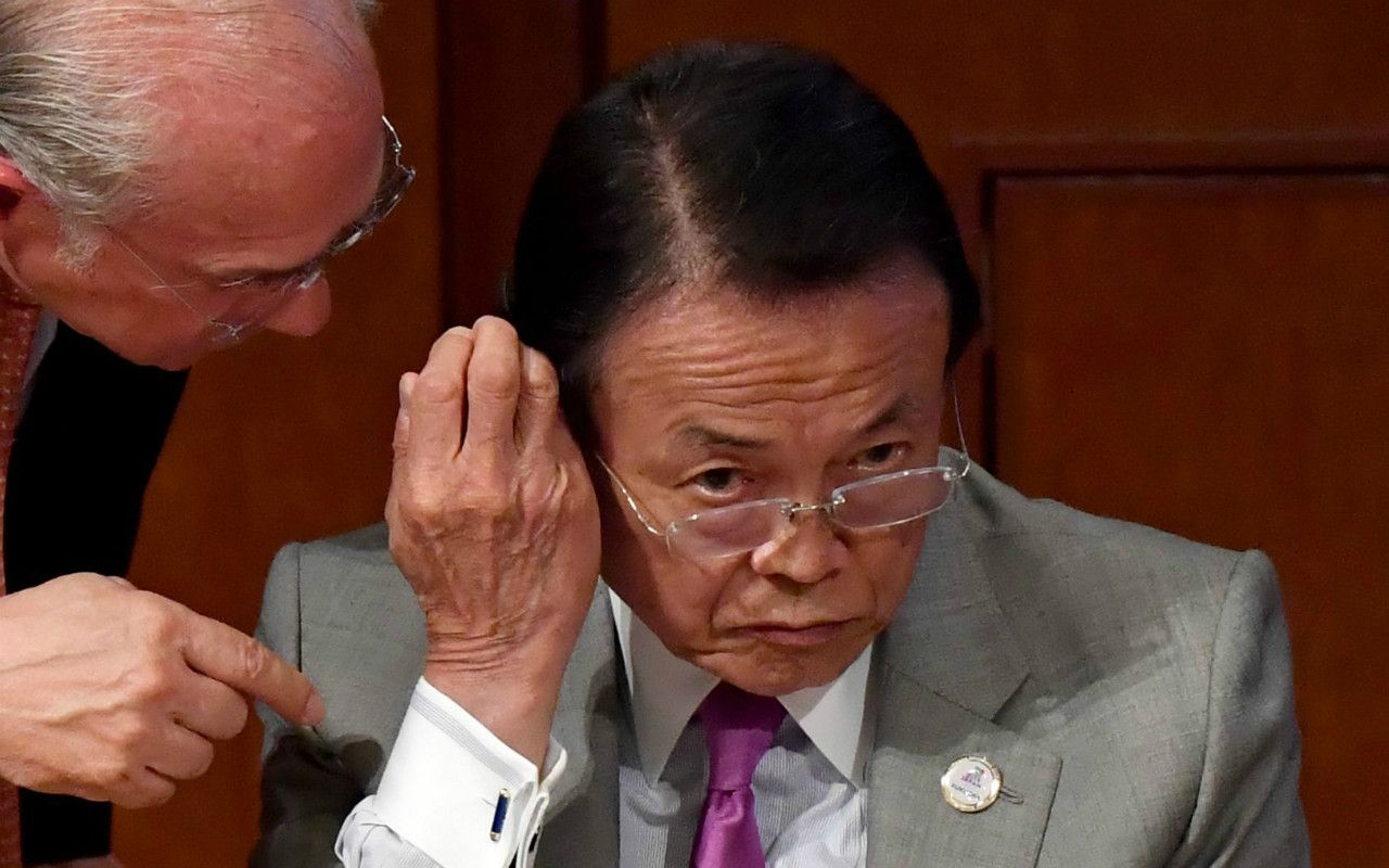 年金制度は 負のスパイラル 08年に麻生太郎氏が言っていたこと 文春オンライン