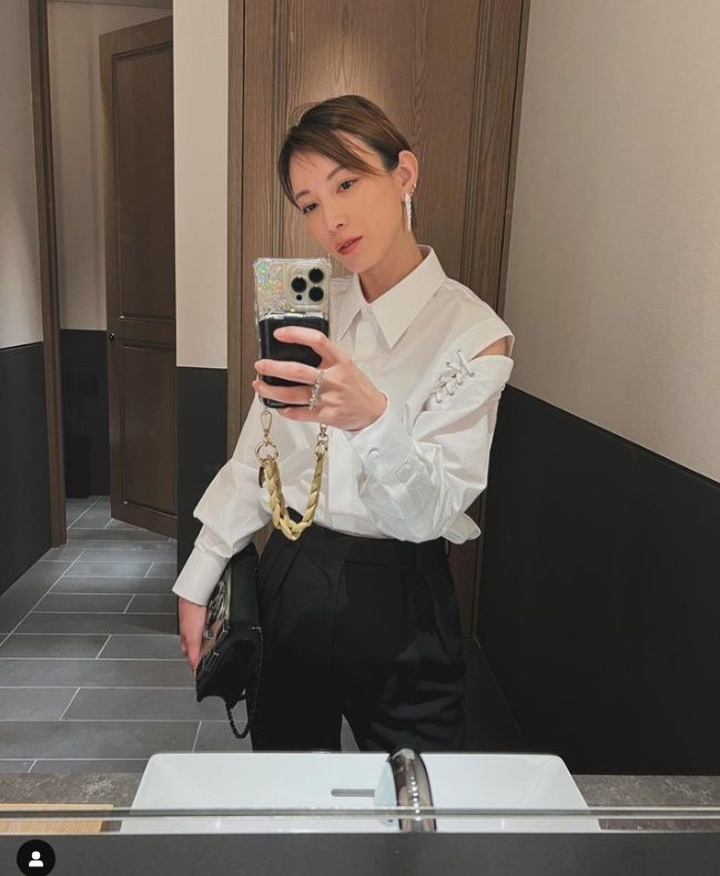 写真]「脱げるカラダになる」“手ブラ衝撃ヌードから11年”加藤あい(41