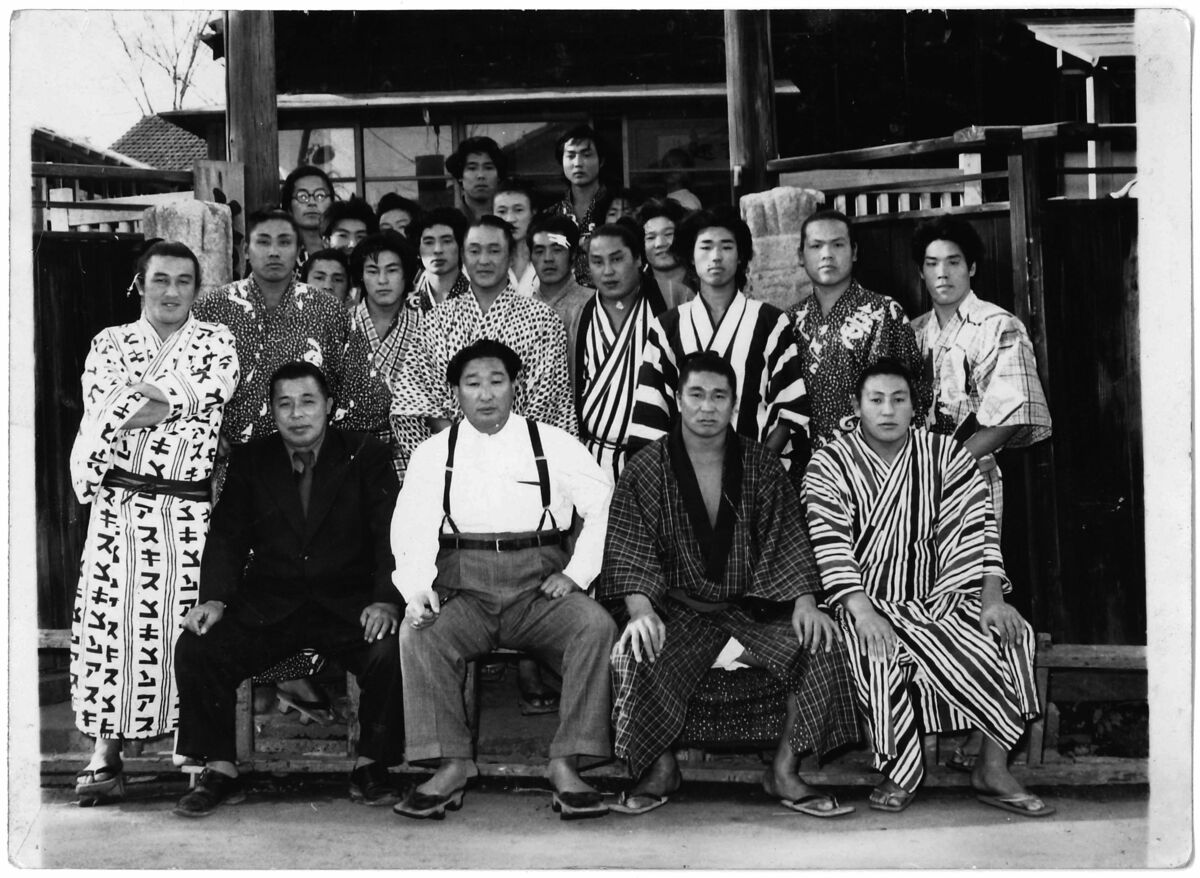 写真](10ページ目)暴力団、八百長、突然の引退……元妻が明かす“天才横綱
