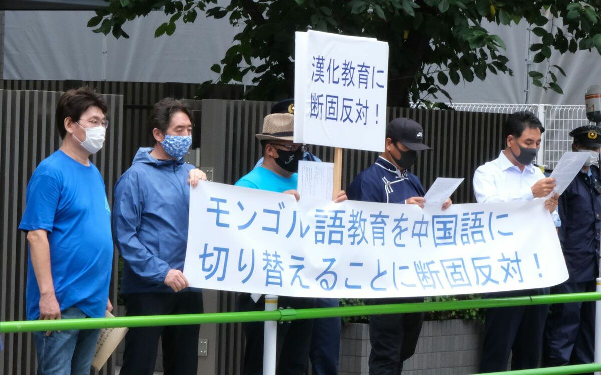 両乳吸い　中国中学生 レイプ 