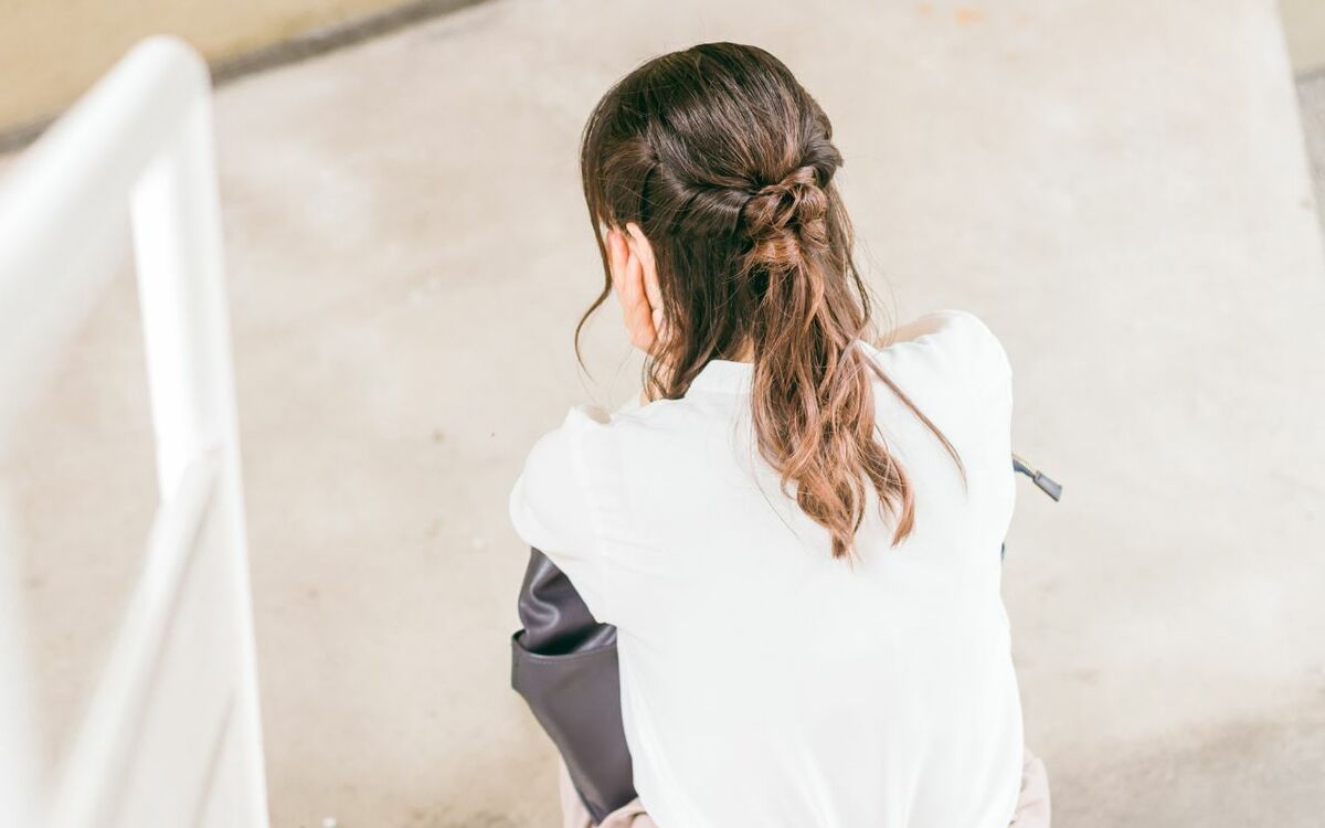 米国大学卒業後に「就労ビザを出す」と騙され、5年以上拘束された日本人女性も…“永住権取得”にまつわる不安《家族と連絡も取れず》 | 文春オンライン