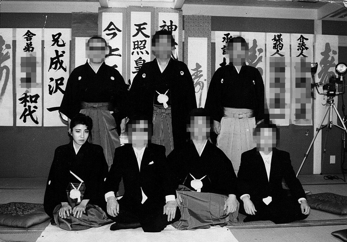 [写真](27ページ目)「オレオレ詐欺なんて昔だったら絶対やりません」今のヤクザは“仁義なき詐欺集団”…日本初の女ヤクザ・西村まこ（58）が ...