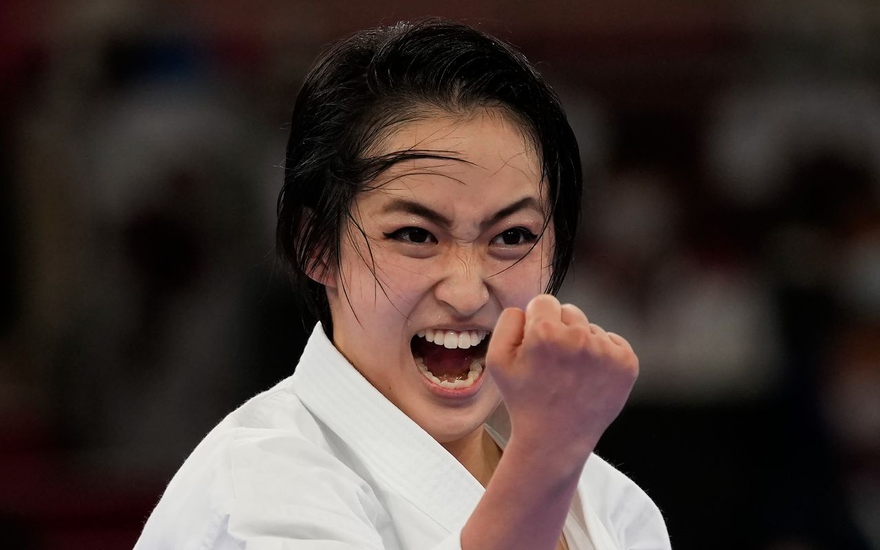 ネガティブな性格で 試合では不安に負けそうに 空手 清水希容を銀メダルに導いた 五輪の先輩 野村忠宏のアドバイス 文春オンライン