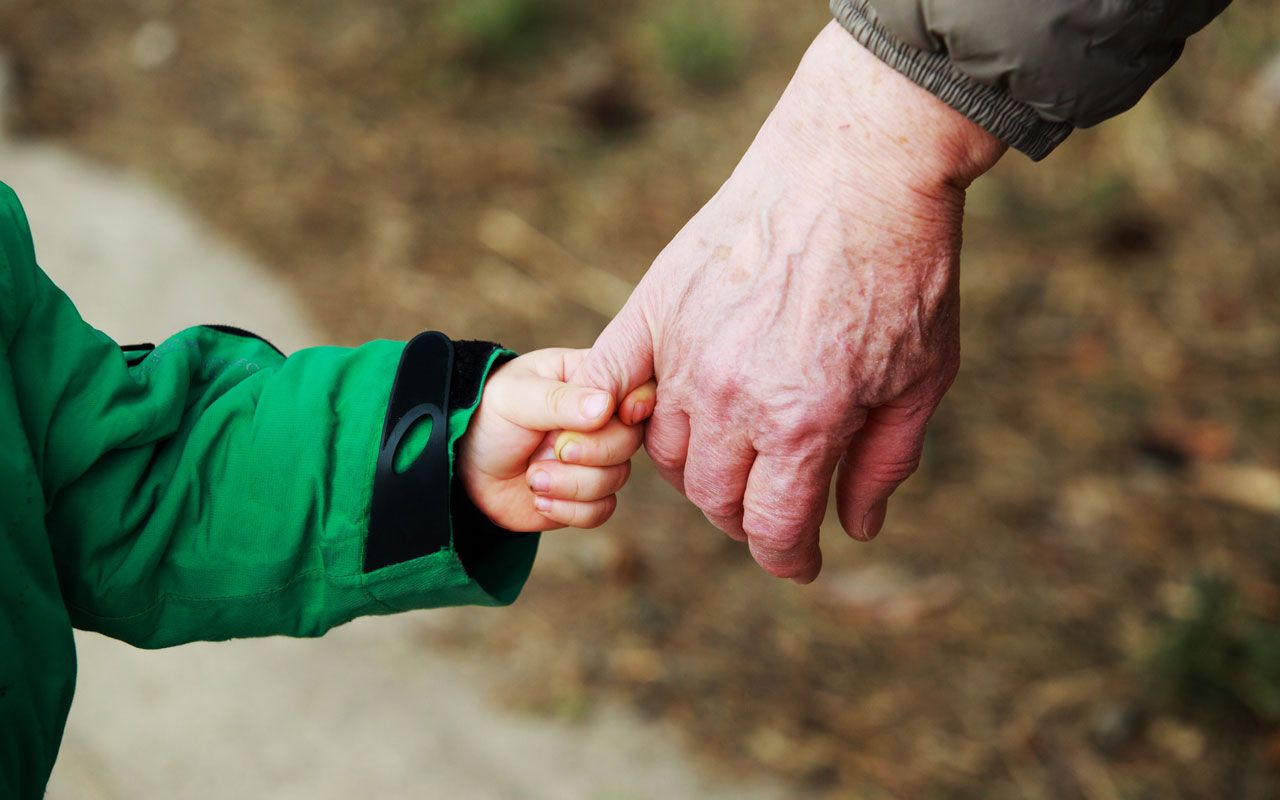 母親と妹を生き延びさせるために必要な悪だ 祖父母を刺殺した少年が犯行時に胸に抱いた 異様な考え とは 文春オンライン