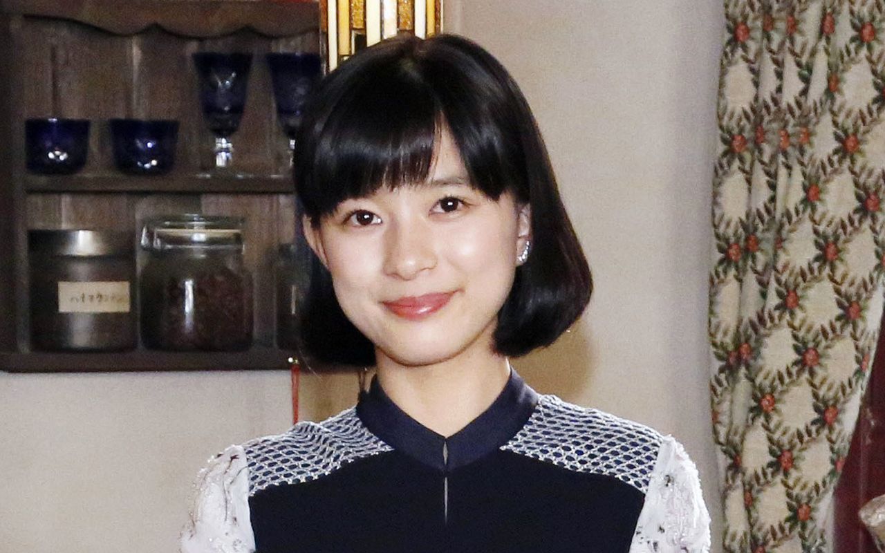 幼い頃のあだ名は 頑固ちゃん 真っ直ぐな女優 芳根京子の 親孝行伝説 文春オンライン