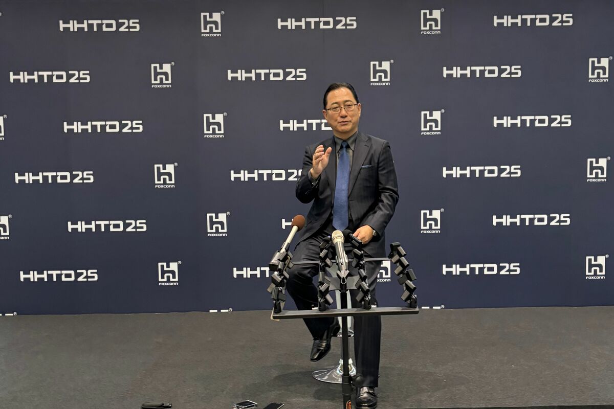 [写真](2ページ目)「HV車より安く販売しても利益が出る」“日産・ニデック出身”関潤氏が鴻海の強みを力説 “日本市場攻略車”EVはトヨタの ...
