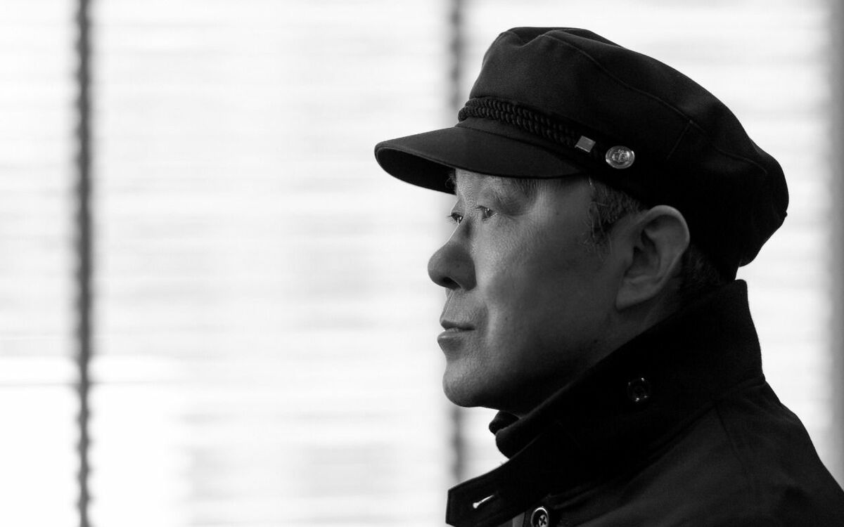 「背骨がつぶれている」医師も気付かなかった痛みの正体は…T-BOLAN上野博文(61)が明かす「闘病生活」の苦労《武道館公演で話題》 | 文春オンライン