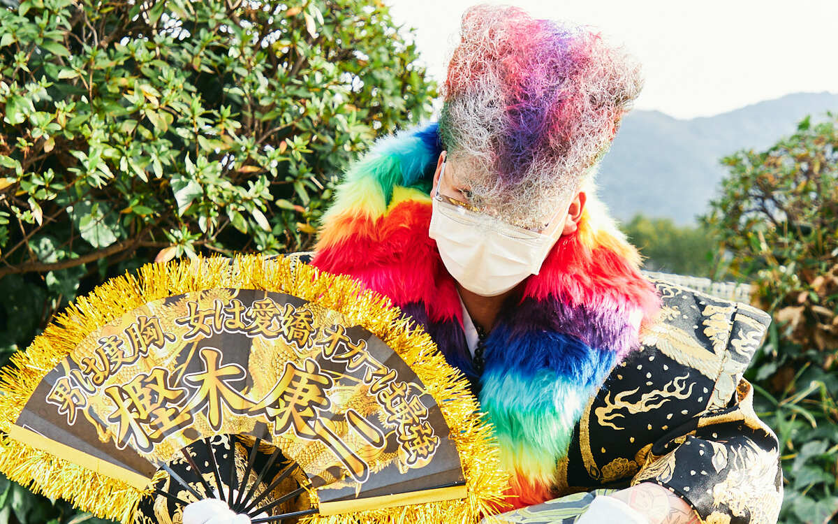 衣装は自腹、仕事は今年から起業…「北九州成人式」で一際目立った