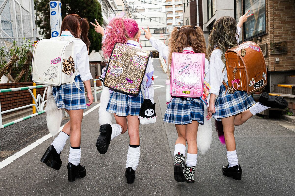 写真]「令和の小学生ギャルは学業に力を入れている子が多い」モデルの平均年齢は9歳…“小学生ギャル“メディアのプロデューサーが語る、令和のギャル事情 |  文春オンライン