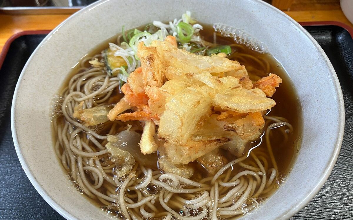 店主が倒れて急遽閉店した名店「つばめ屋」跡地に新たな立ち食いそば屋が…59歳と72歳をつないだ“奇跡的な展開”とは | 文春オンライン