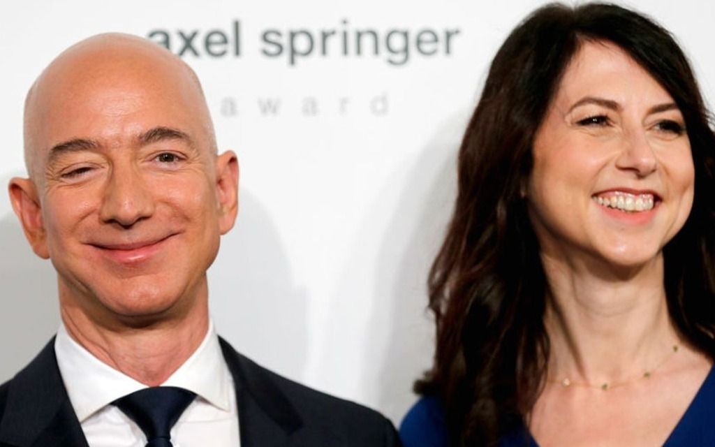 「本好きだから始めたわけじゃない」世界的大富豪ベゾスが「Amazon」で本を売りまくった【ほんとうの理由】 | 文春オンライン