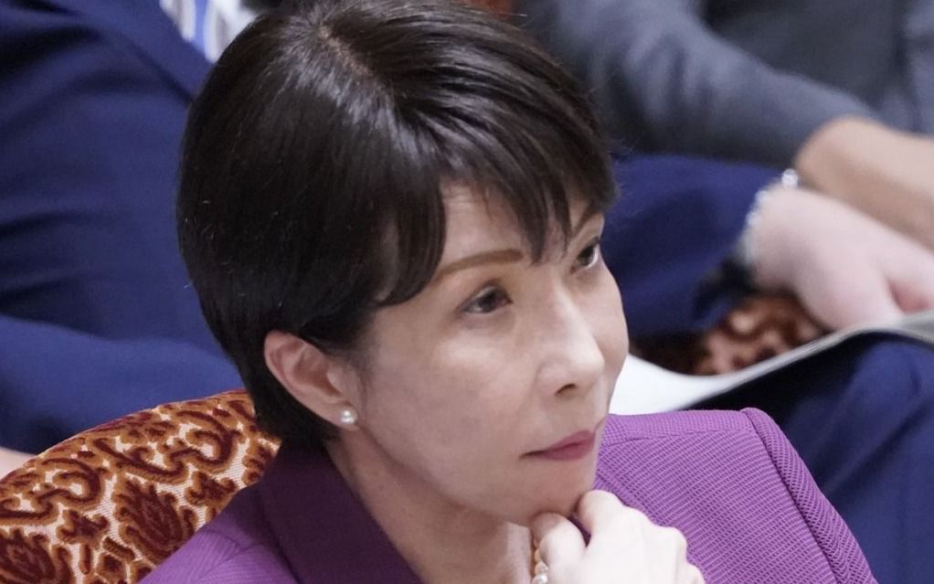 「業者が間に合わなかった」「朝の身支度に3〜4時間」…高市早苗首相の1年を振り返って気付いた“論点すり替え”の共通項 | 文春オンライン
