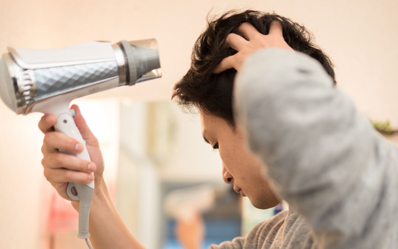 4ページ目 2ヶ月に一度 乾くまでが勝負 オシャレが苦手な男性は知らない カッコいい髪型 たった3つ のポイント 文春オンライン