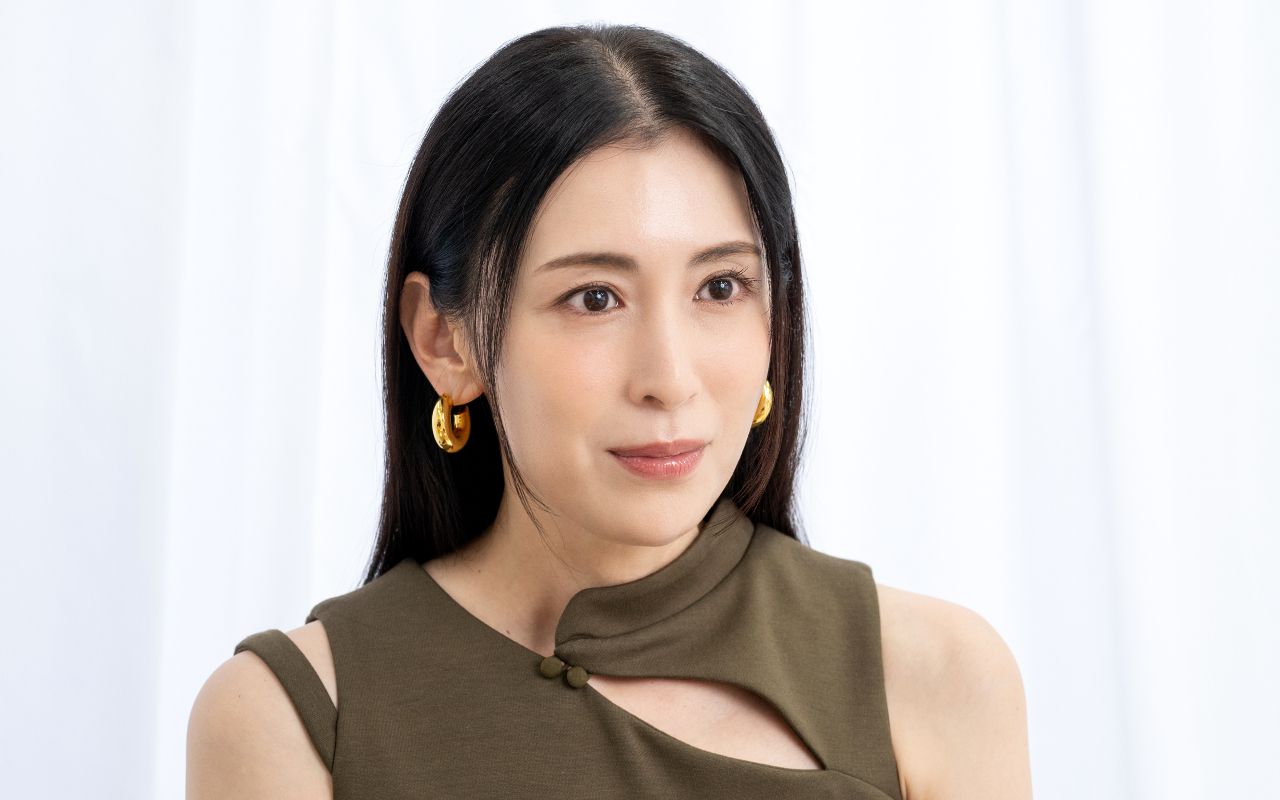 「美容室についてくる夫の専用席があって…」雛形あきこ(48)が明かす、夫・天野浩成の“妻が好きすぎる日常”「テレビで話すまで自分たちのズレに気づかなかった」