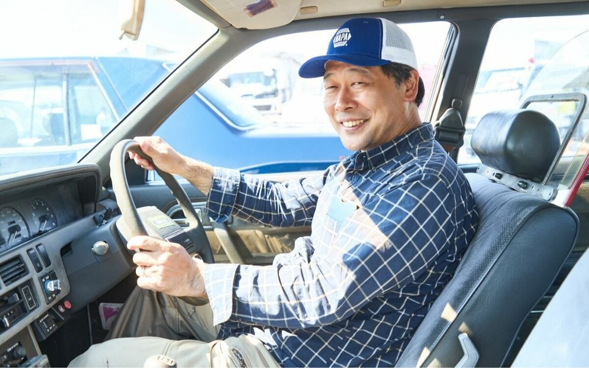 息子の同級生からは「あそこの親父はタクシードライバー」と勘違いされることも…激レアタクシーを趣味で維持する男性の“この車じゃないとダメ”な理由《周囲の人からの本音は?》 | 文春オンライン