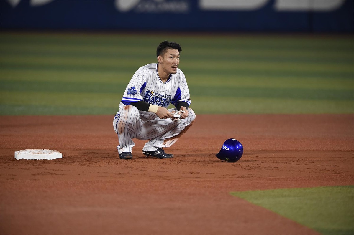 2014年盗塁王 記念 梶谷隆幸 サイン入りフォト BBM オフィシャルwebショップ限定梶谷隆幸選手盗塁王記念サイン入りグッズ