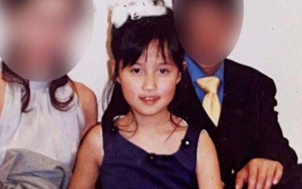 「小3で出会った“26歳上の先生”と再婚」「母親と同い年じゃん。ヤバって」シングルマザーだった女性（28）が明かす、夫との3度の“偶然の再会” | 文春オンライン