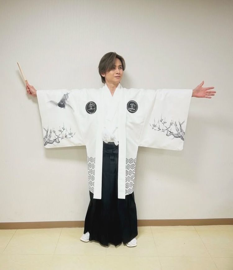 写真]KinKi Kidsが「DOMOTO」に改名 単独会見で堂本光一は報道陣の前に