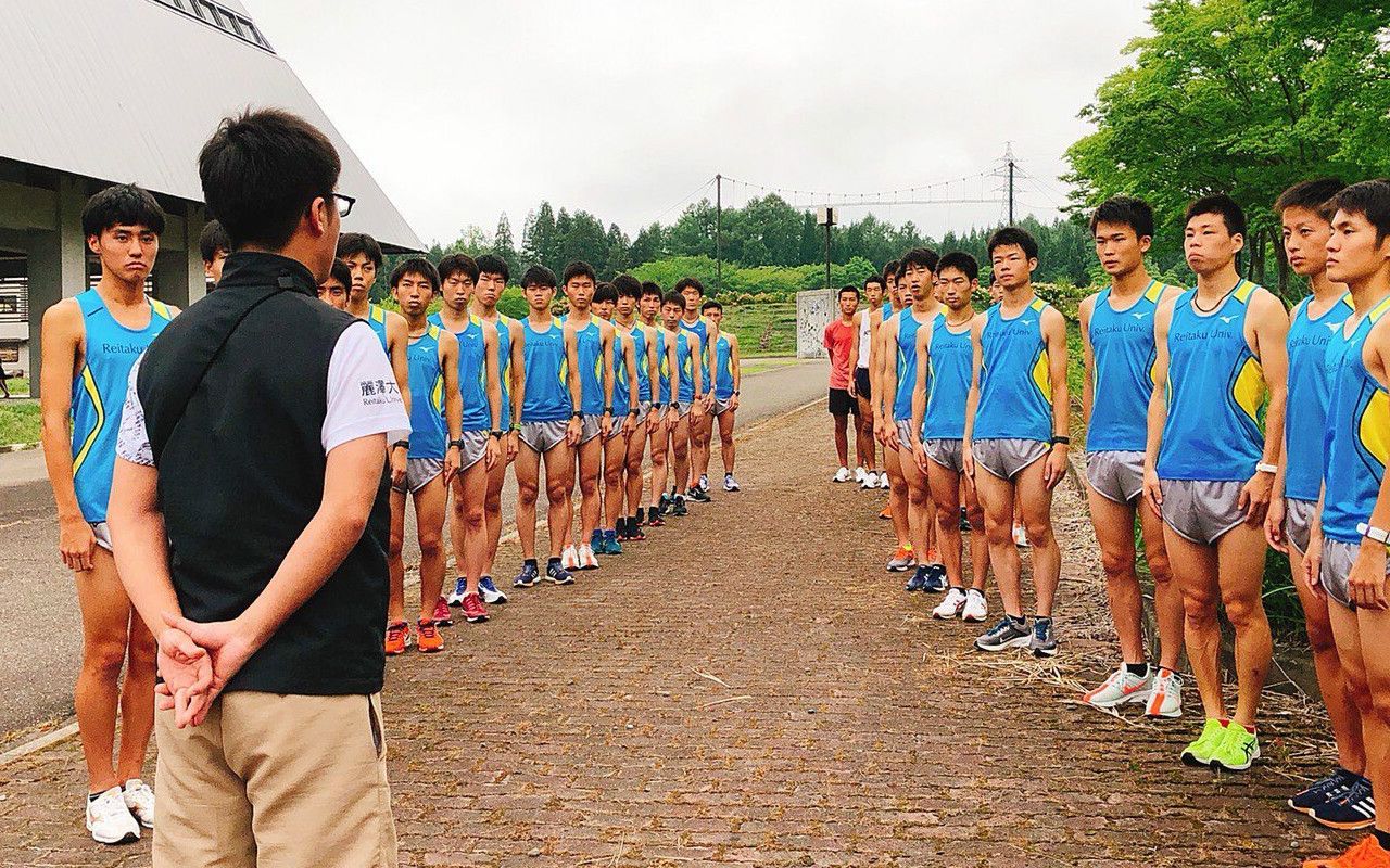 写真]「ひとつでも上の順位を」関東学連チーム率いる山川達也監督が学生に求める心意気 | 文春オンライン