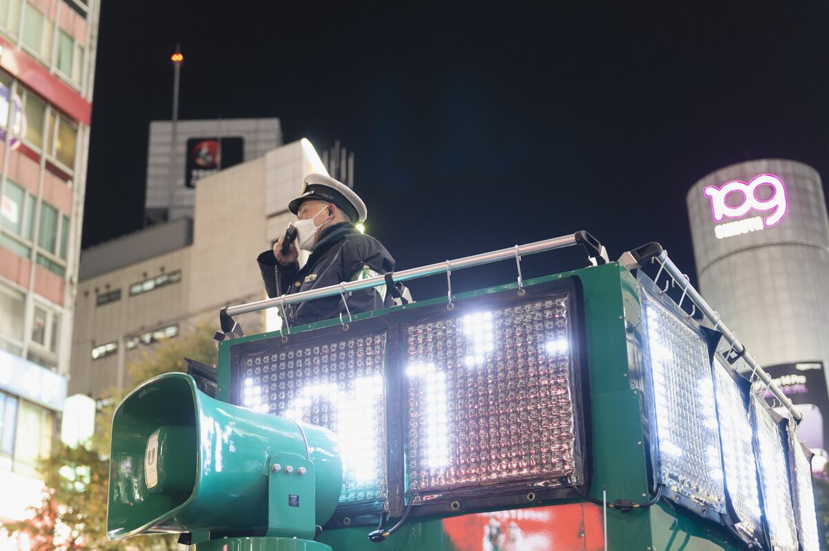 JCの芋セーラーわいせつ画像 [写真]《2024ハロウィーン》「規制しても結局こうなんだ」渋谷では人が密集、歌舞伎町では殴り合いの大喧嘩…規制が強化されたはずの都心部ハロウィーンで起きていた“恐ろしい現実”  | 文春オンライン