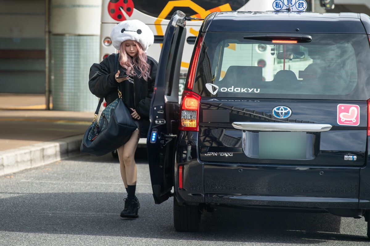 [写真](13ページ目)“少年院出身アイドル”戦慄かなの（24）が歌い手・たかやん（25）と《裏切りのディズニーお泊りデート》「28歳年上の ...