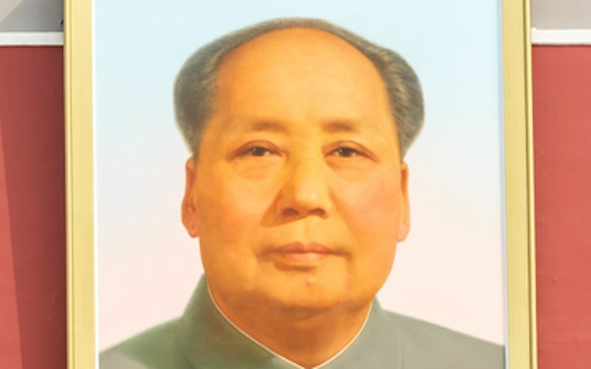 教師たちに「糞便や虫を食べさせ、電気ショックを与え、割れたガラスの