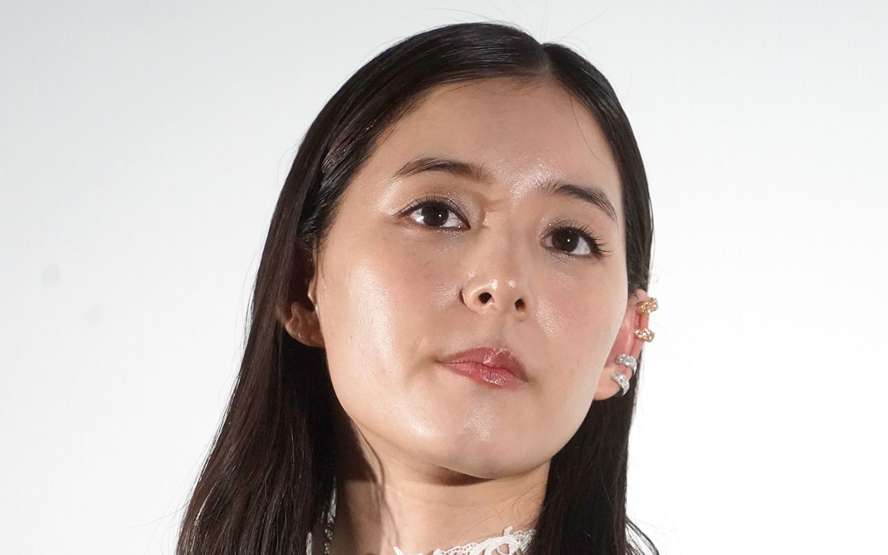 新 木 優子 宗教
