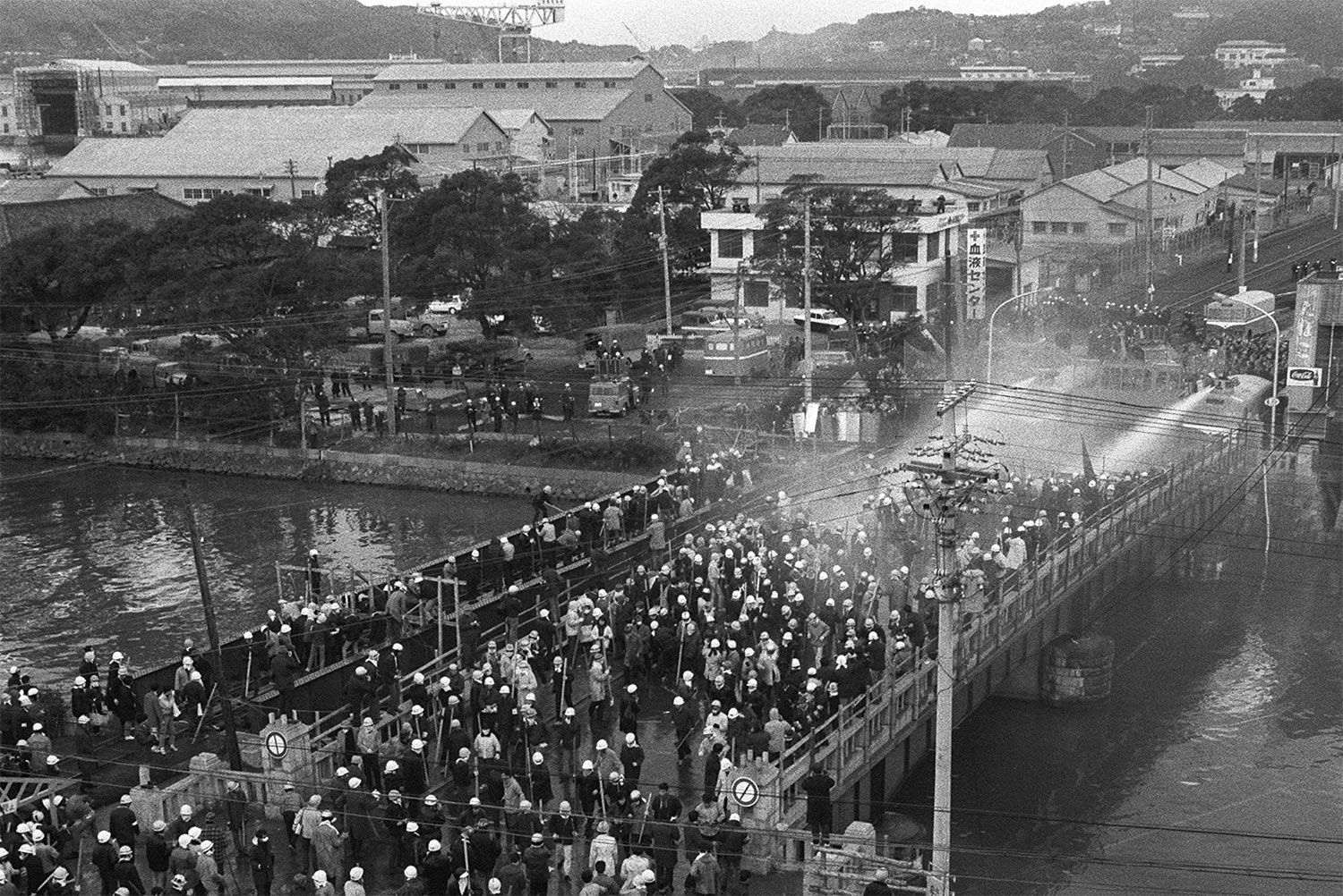 [写真](2ページ目)ご存知ですか？ 1月19日は原子力空母エンタープライズが佐世保に入港した日です 文春オンライン