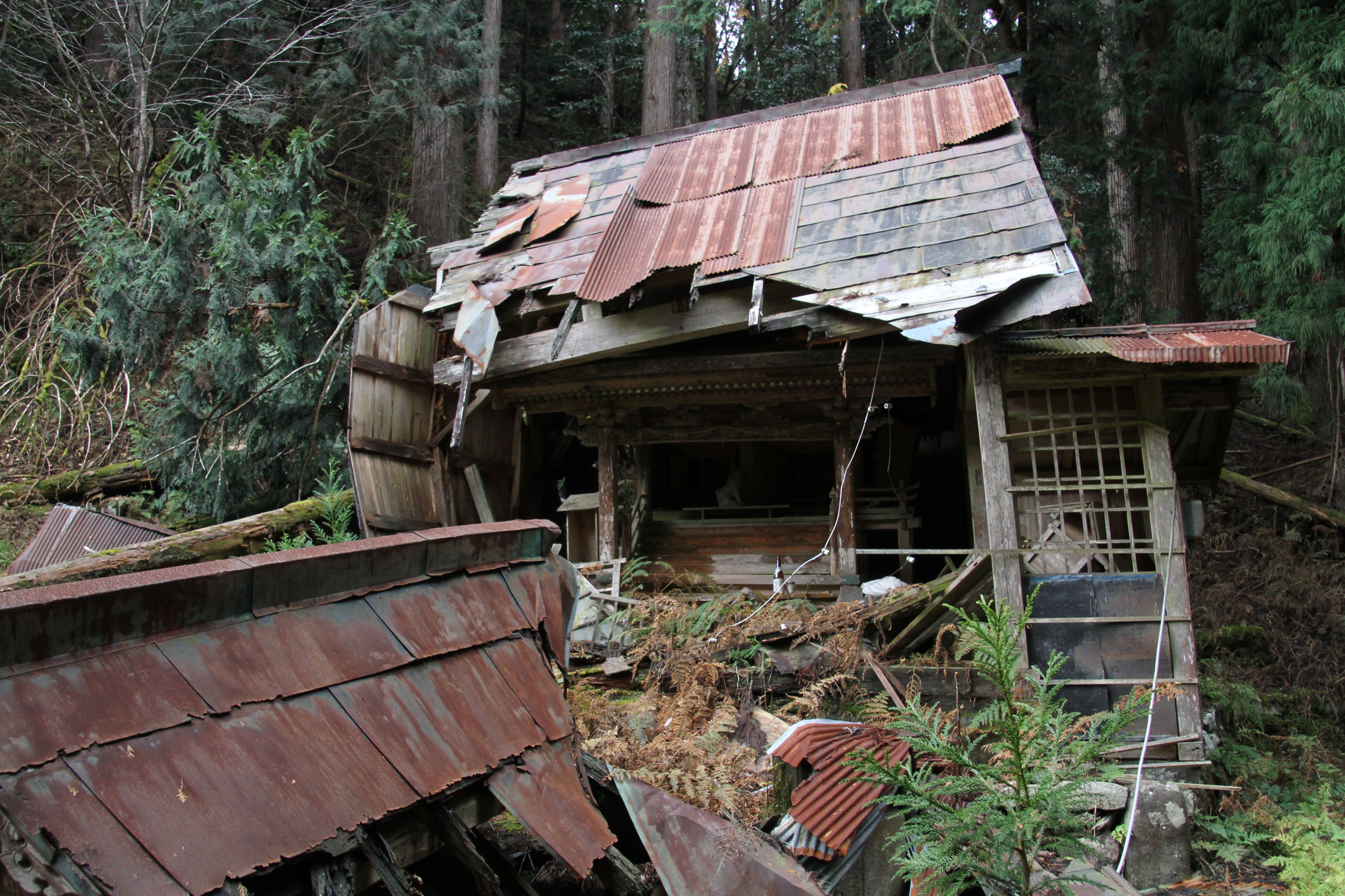 廃村写真 – 廃墟 背景 フリー素材 – MUWDNE