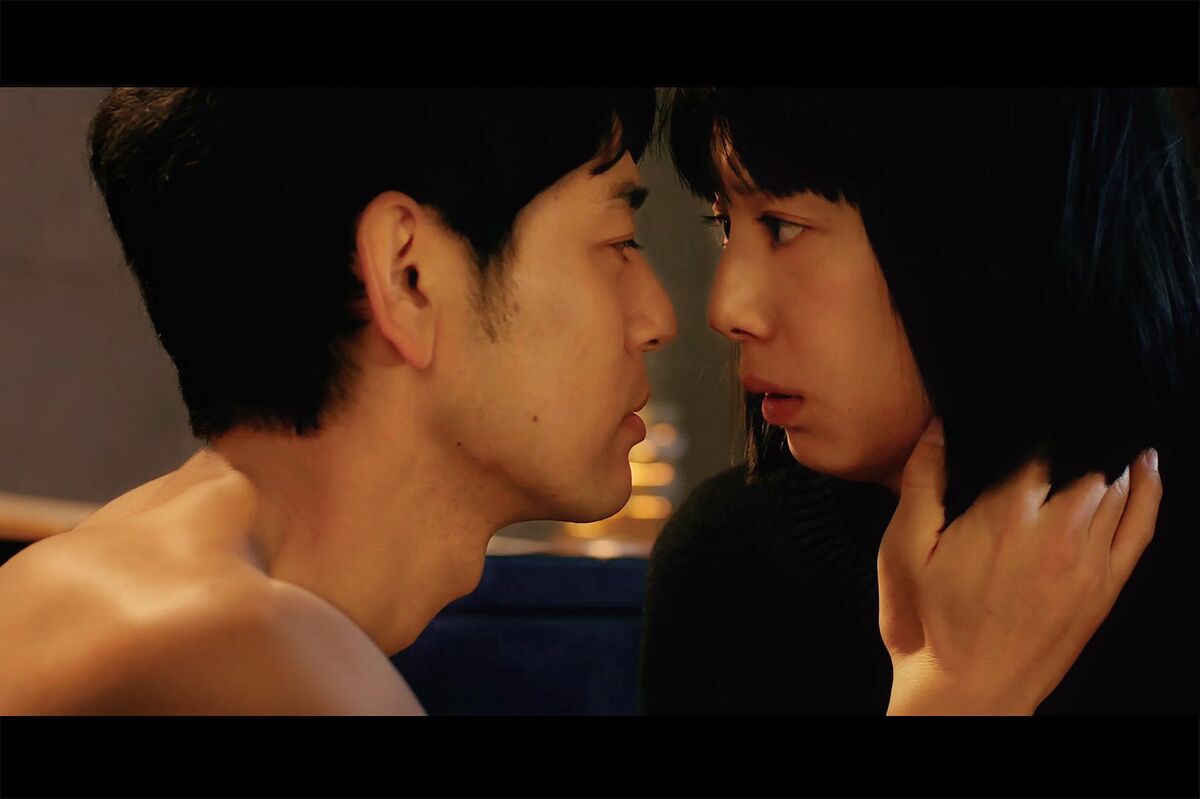 写真](1ページ目)異色のベッドシーンで賛否両論！ 映画『Red』の“容赦ない濡れ場”が日本社会に突きつけたもの | 文春オンライン